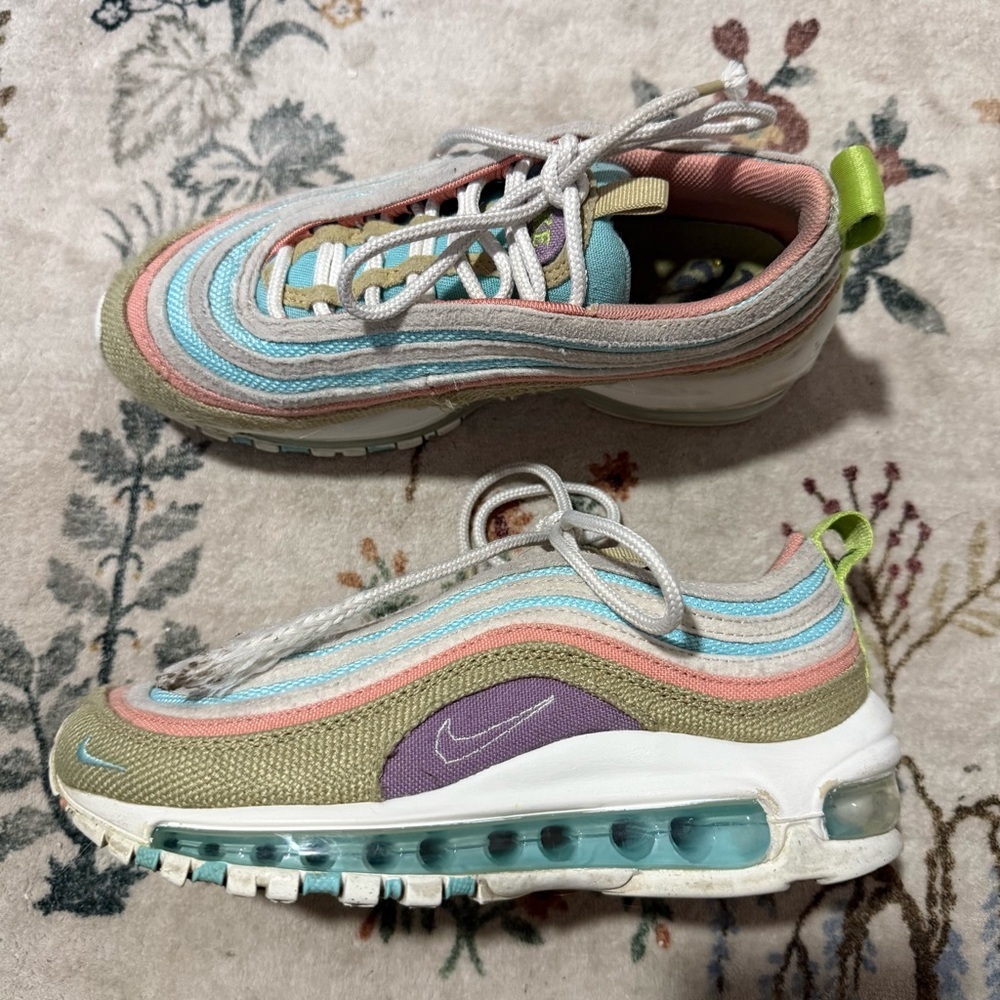 Nike Kids Air Max 97 SE sun club- copa wheat grass Pastel Sneakers 3.5 Y